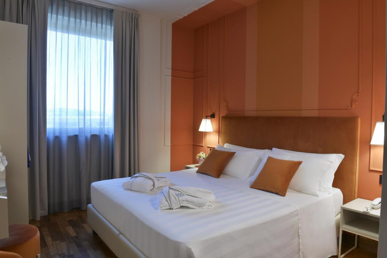 Hotel Torresi Potenza Picena Exterior photo