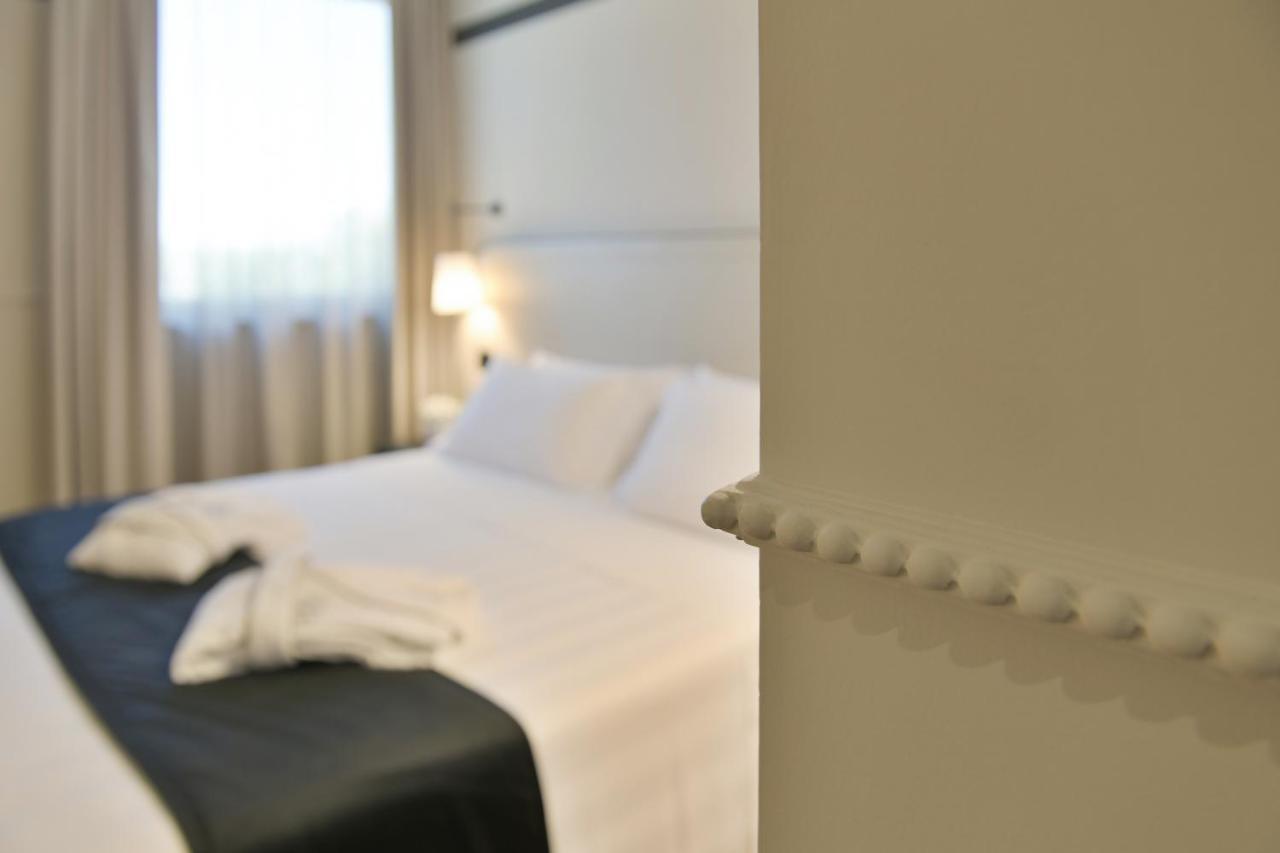 Hotel Torresi Potenza Picena Exterior photo