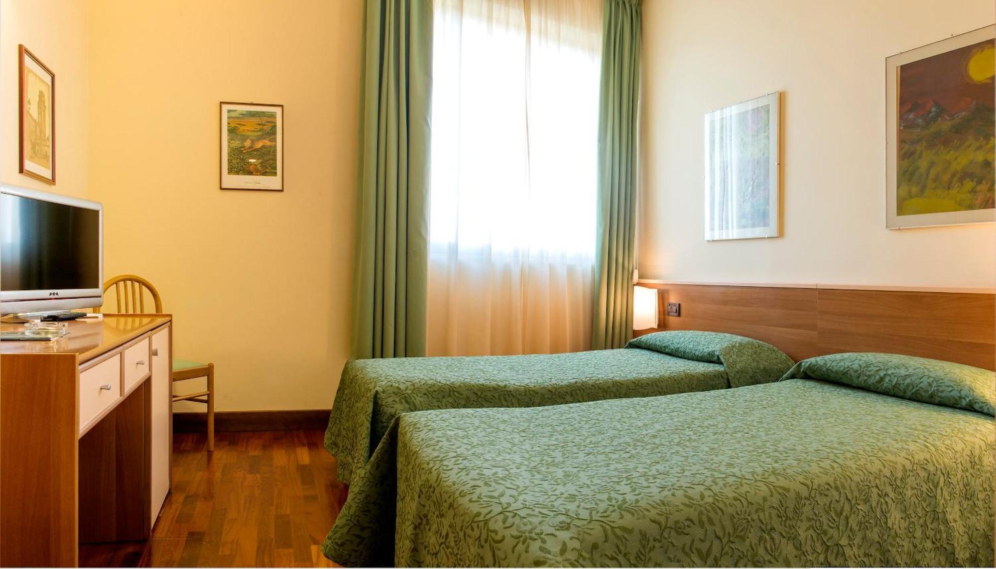 Hotel Torresi Potenza Picena Room photo