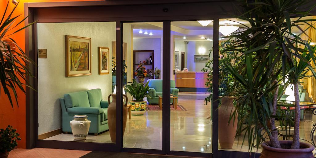 Hotel Torresi Potenza Picena Exterior photo