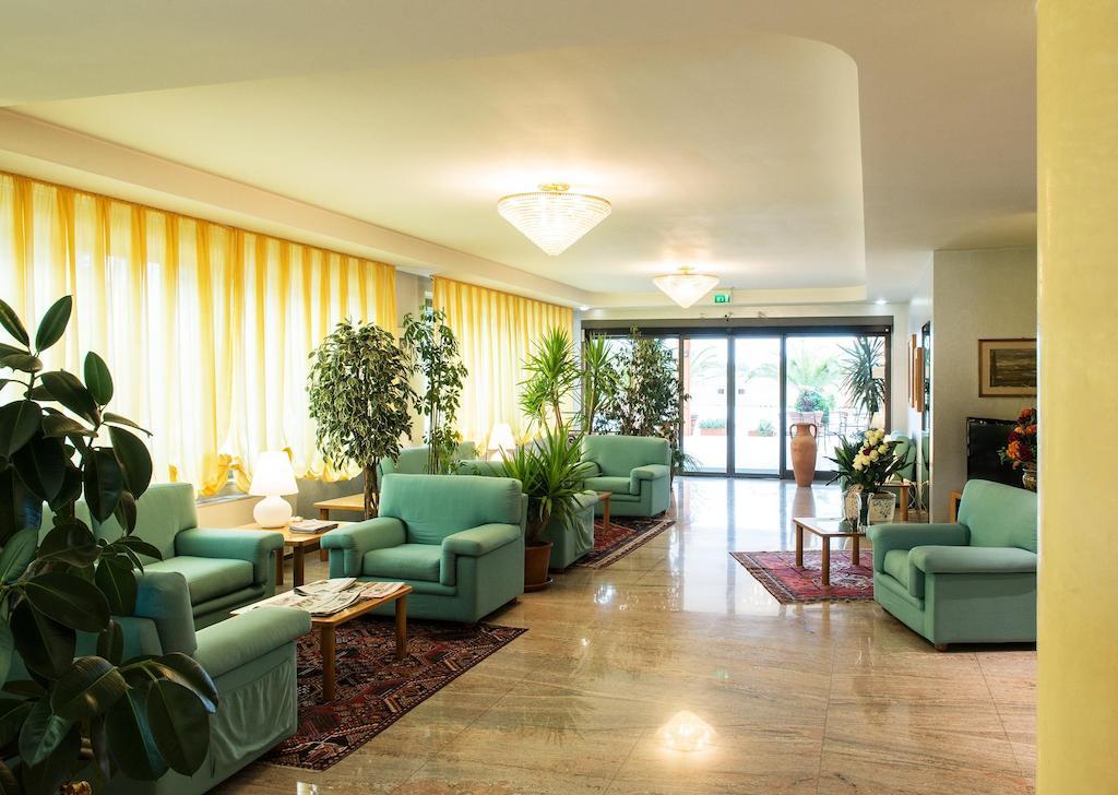 Hotel Torresi Potenza Picena Exterior photo