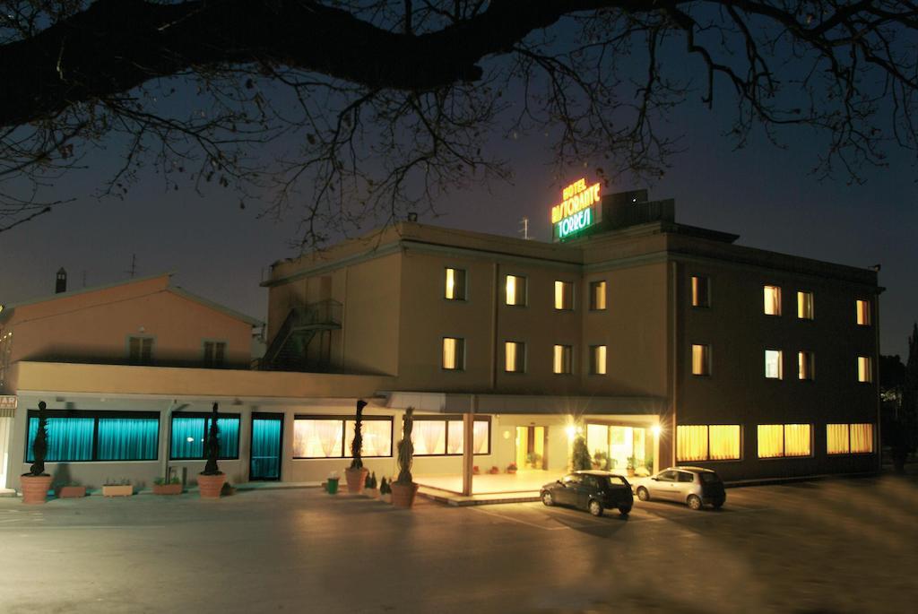 Hotel Torresi Potenza Picena Exterior photo