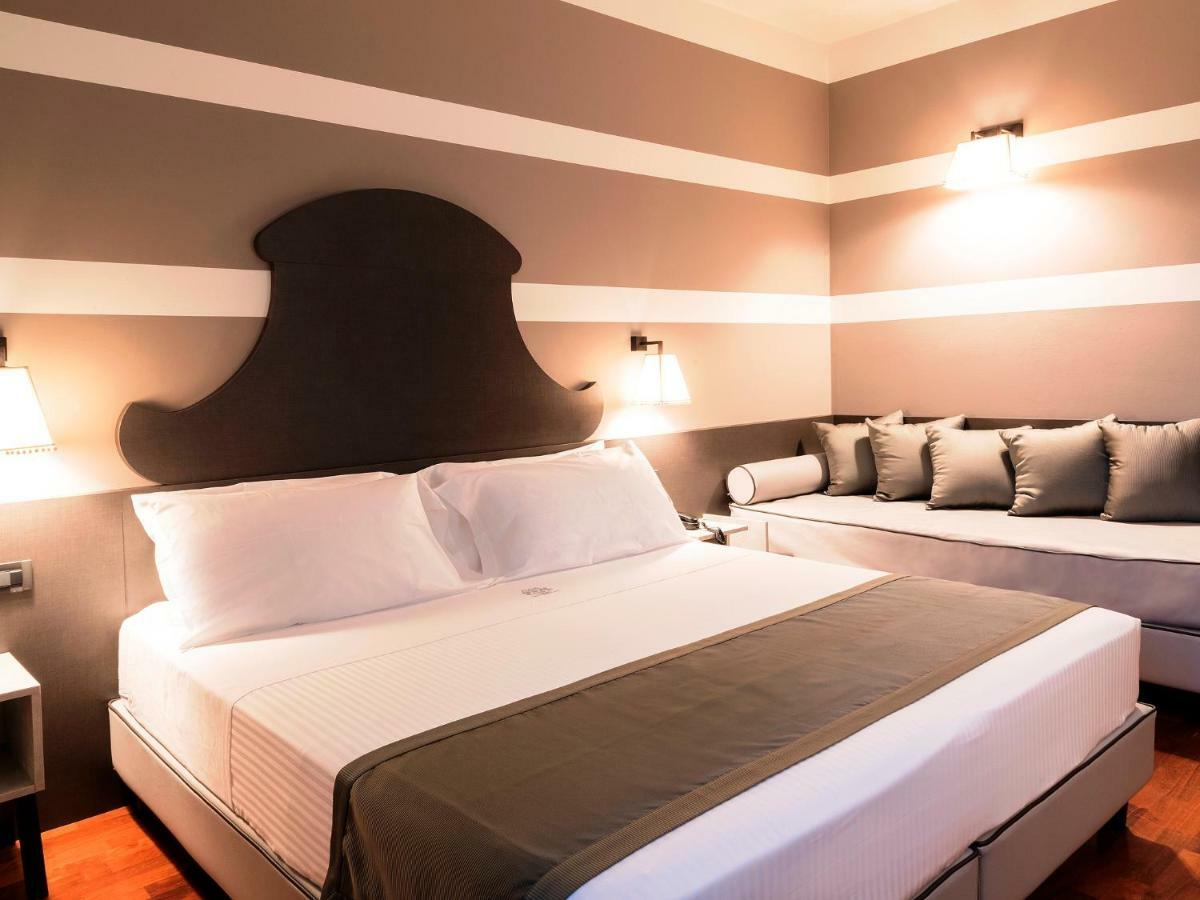 Hotel Torresi Potenza Picena Exterior photo